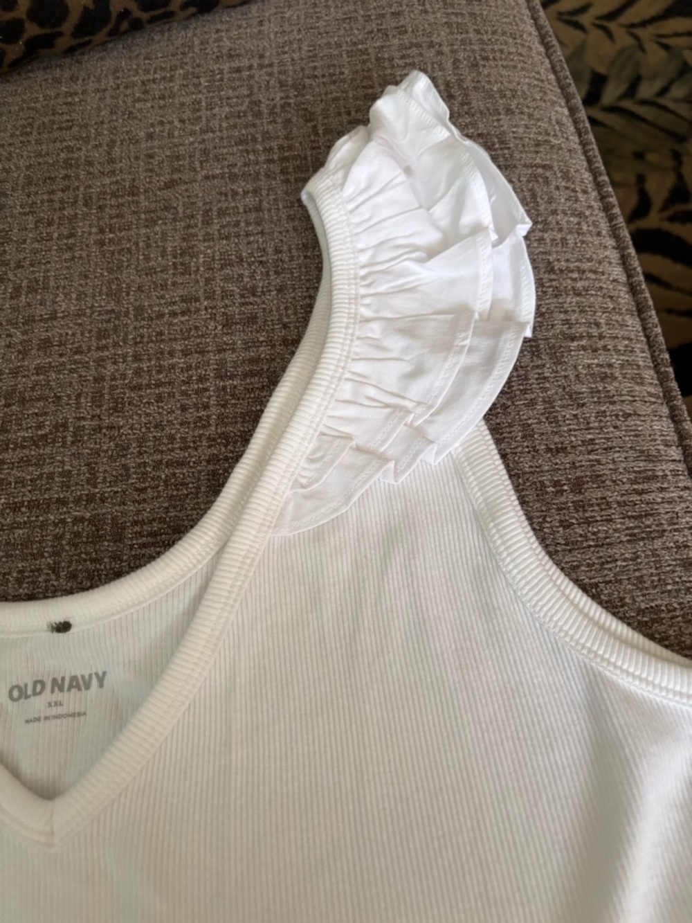 Old Navy White Ruffle Strap Ribbed Tank - Picture 3 of 3